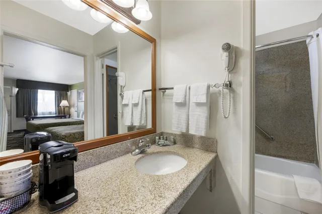غرفة بسريرين كوين للمدخنين، Best Western Caprock Inn 7/7