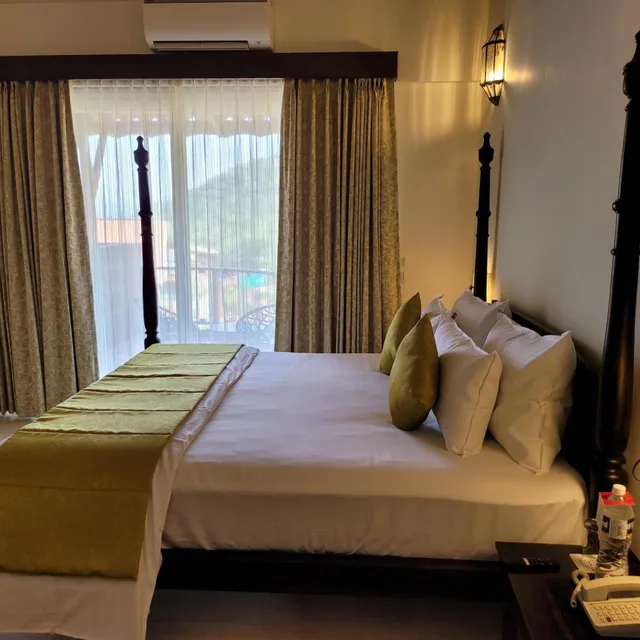 Studio, King Bed, Mastiff Grand La Villae Resort, Lonavala 5/6