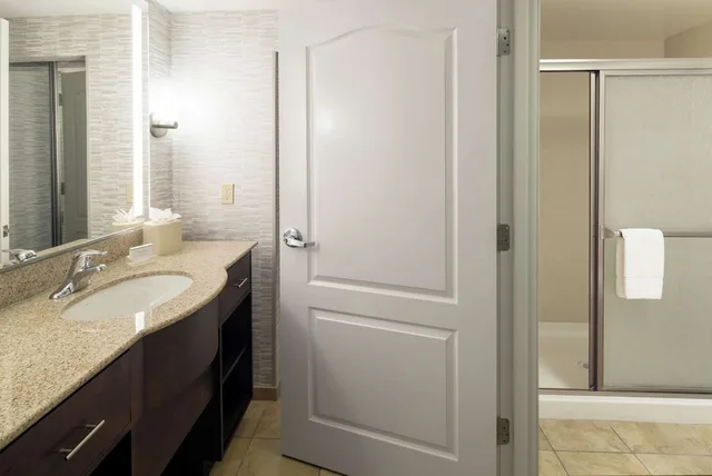 Suite, 1 King and 2 Queen Beds, Accessible, Homewood Suites by Hilton Fresno Airport/Clovis, CA 3/4