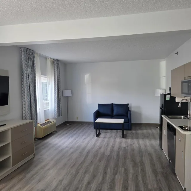 جناح ديلوكس بسرير كوين، MainStay Suites LeClaire - Quad Cities 7/9