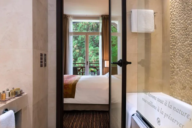 جناح جونيور بسرير كينج، Hotel Ermitage Evian Resort 8/10