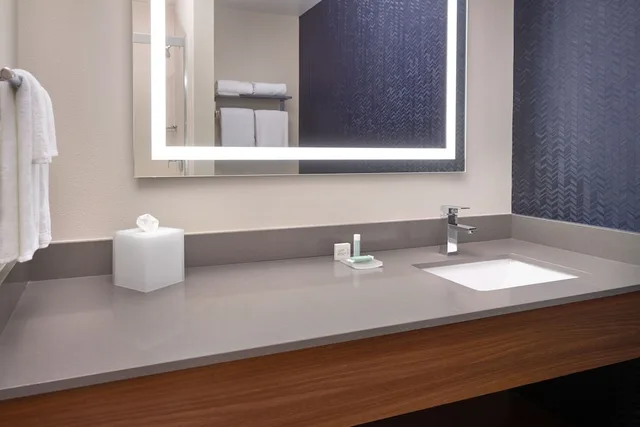 استوديو بسرير كينج مع أريكة، Fairfield Inn And Suites By Marriott Atlanta Mcdonough 1/2