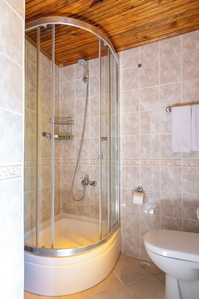 جناح عائلي بسريرين منفصلين وسريرين كوين، Atelya Art Hotel 7/9