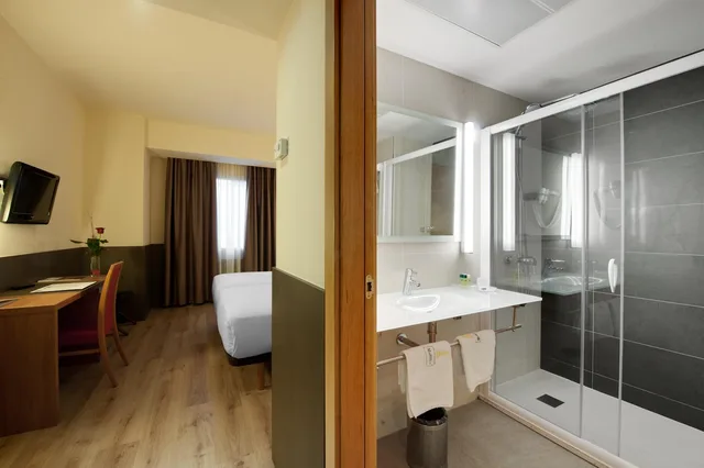 غرفة قياسية مفردة بسرير مزدوج، Maisonnave 2/2