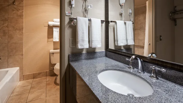 غرفة قياسية بسريرين كوين، Best Western Lakewood 3/4