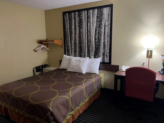 غرفة قياسية بسرير كوين، Super 8 By Wyndham Trinidad 8/10