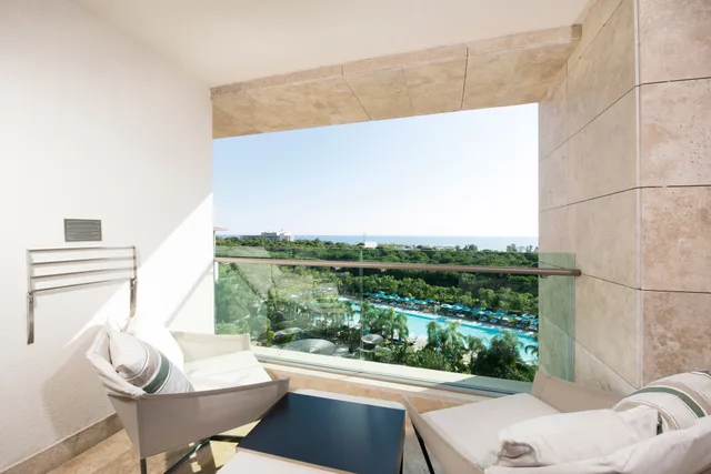جناح بسرير كينج، Regnum Carya 9/9