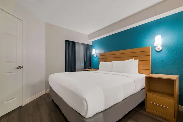 جناح بسرير كينج وسريرين مزدوجين بغرفتي نوم، Sonesta ES Suites Orlando International Drive 1/8