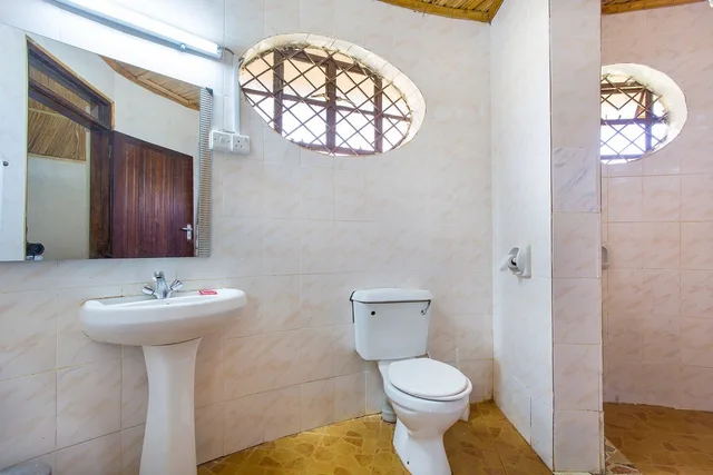 Comfort, Triple, 3 Beds, Tumaini Cottages And Conference Centre 2/2