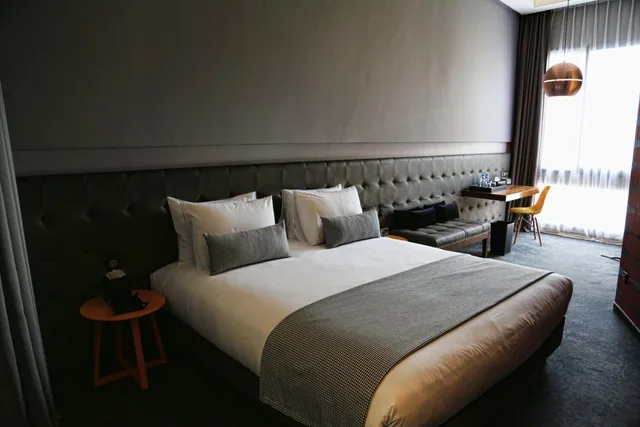 جناح جونيور، Hotel Gauthier 5/7