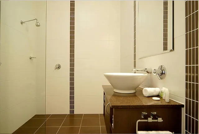 جناح بسرير كينج بشرفة، MORNINGTON HOTEL 3/3