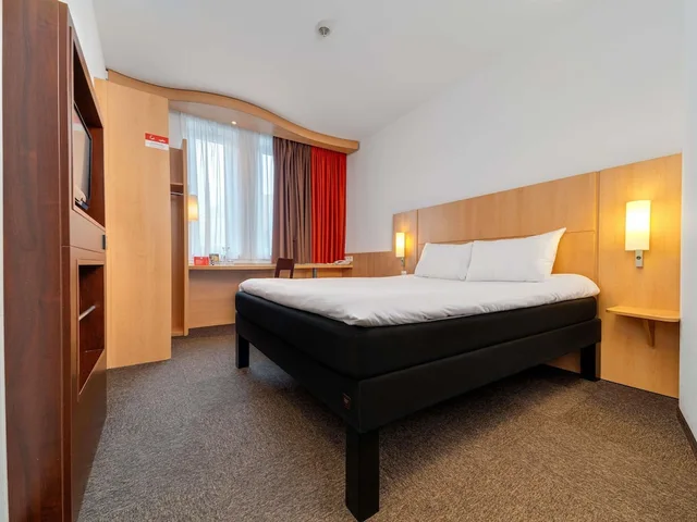 Room, Double Bed, ibis Krakow Stare Miasto 1/10