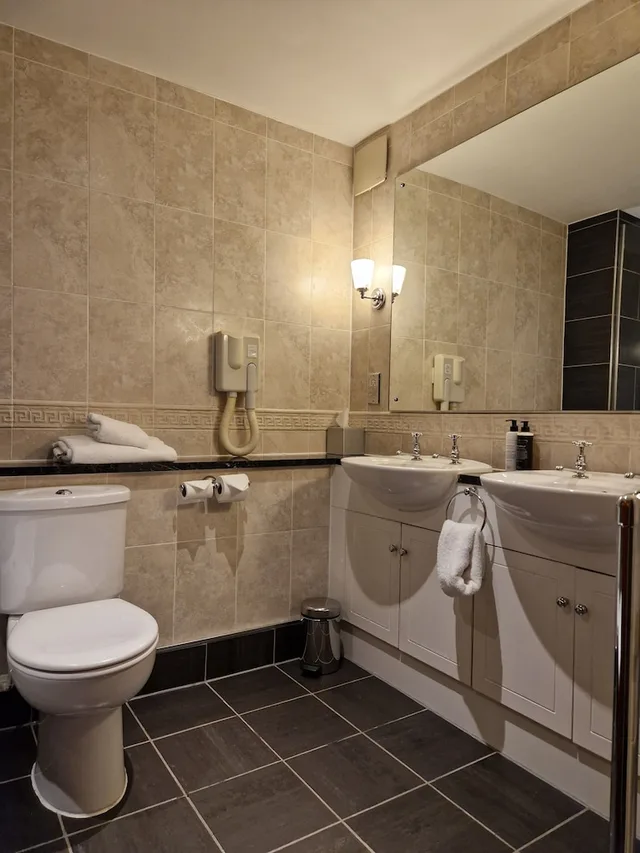 Casual, Double Bed, The Great House at Sonning 2/3