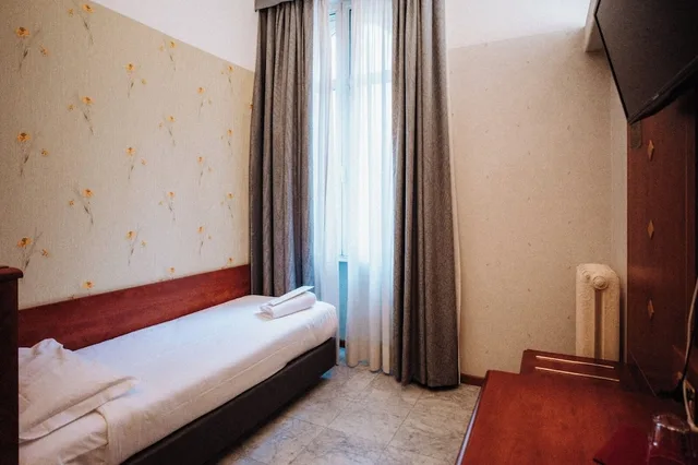 غرفة مفردة، Hotel Chelsea 6/15
