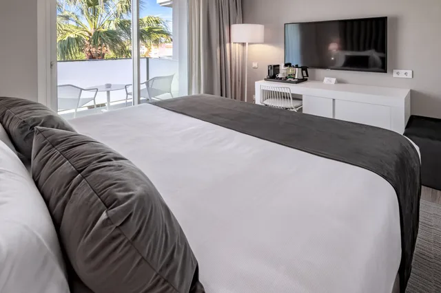 غرفة تنفيذية، Hotel Playafels 3/4