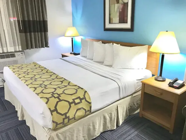 جناح استوديو بسرير كينج، Baymont By Wyndham Marinette 10/10