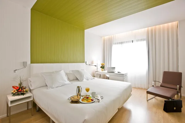 Superior, Family, King Bed, Hotel Zentral Castellana Norte 1/1