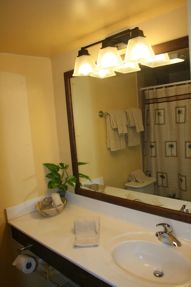 Superior, King Bed, Ocean View, Hotel On The Cay 7/10