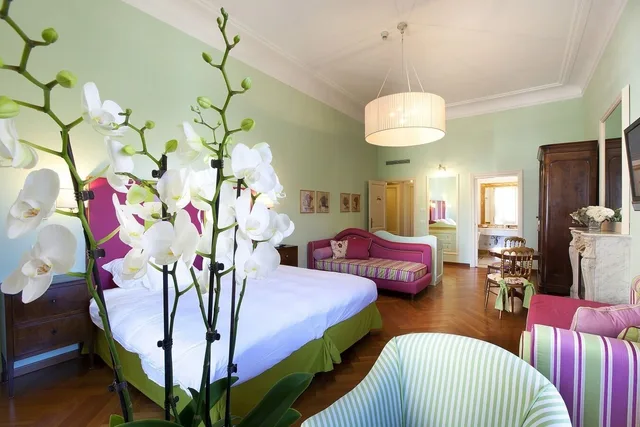 Junior Suite, Double and Twin Beds, French Balcony، Palazzo Marziale 6/10