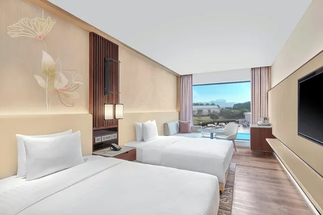 غرفة ديلوكس بسرير كوين وسريرين منفصلين، Courtyard by Marriott Gorakhpur 1/10