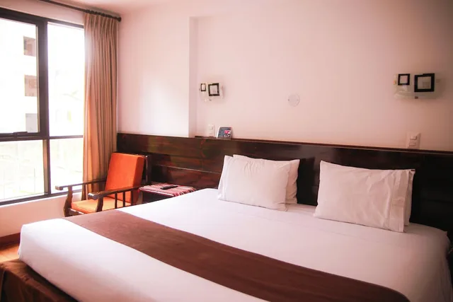 غرفة قياسية بسرير كينج، Illas Inn 3/10