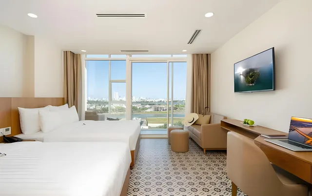 Semi Room, Studio, Triple, 1 Queen and 1 Semi Double Bed, River View, Balcony، Lamanga Hotel & Suite Da Nang 2/2