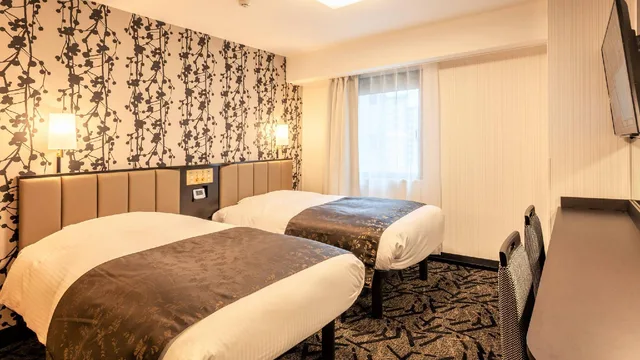 غرفة كبيرة بسريرين منفصلين، Apa Hotel Saga-Ekimae-Chuou 1/2