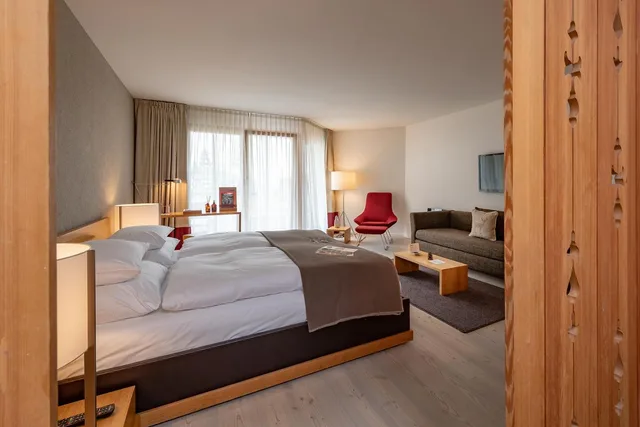 غرفة سوبيريور بسرير مزدوج بشرفة، Hotel Schweizerhof Lenzerheide 4/5