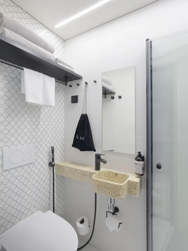 Valo, Comfort, Queen Bed, Sofa، VALO Hotel & Work Helsinki 3/3