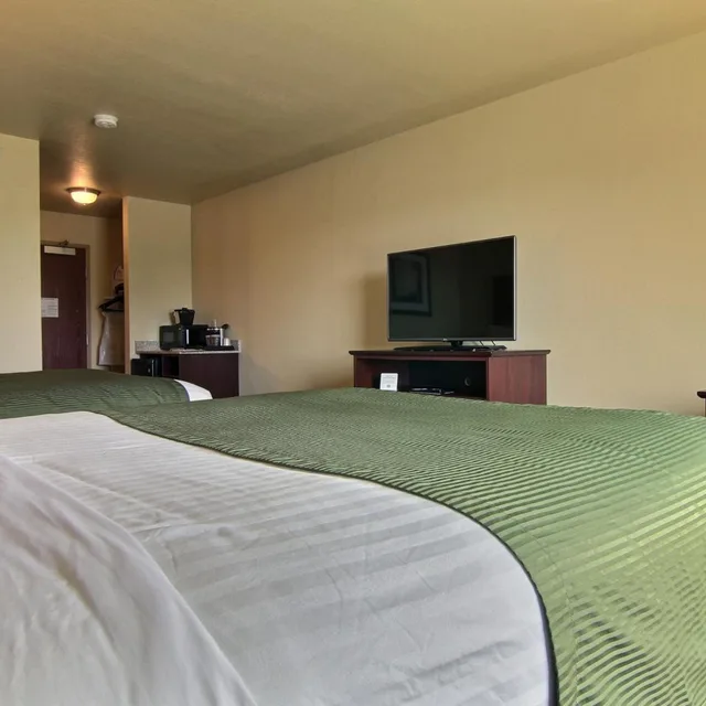 غرفة بسرير كوين لذوي الإعاقة، Cobblestone Inn & Suites - Harvey 7/8