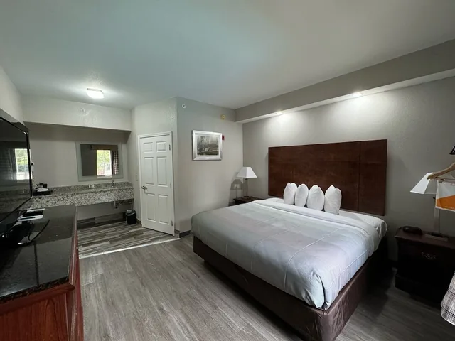 غرفة قياسية بسرير كينج، Quality Inn Newnan - Atlanta South 1/6
