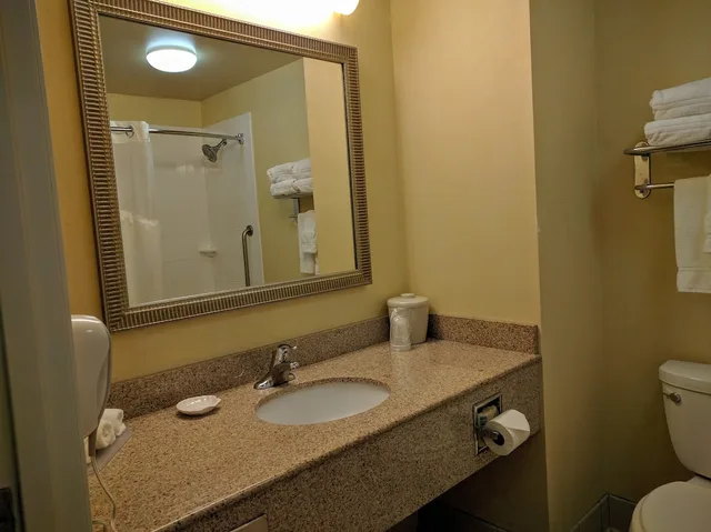 جناح بسريرين كوين مع أريكة، Holiday Inn Express Hotel And Suites Merced 6/7