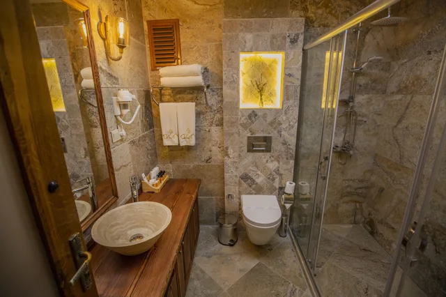 Stone, Deluxe, Suite, Queen Bed, Acer Cave Hotel 9/10