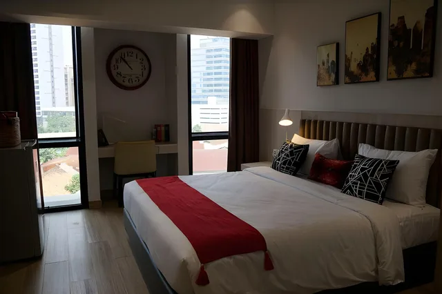 استوديو سوبيريور، The Day Residence 1/1