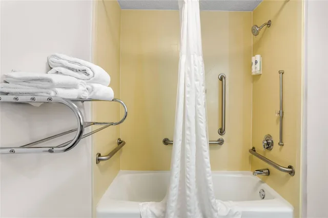 غرفة بسرير كوين لذوي الإعاقة، Comfort Inn Greenville - Haywood Mall 8/8
