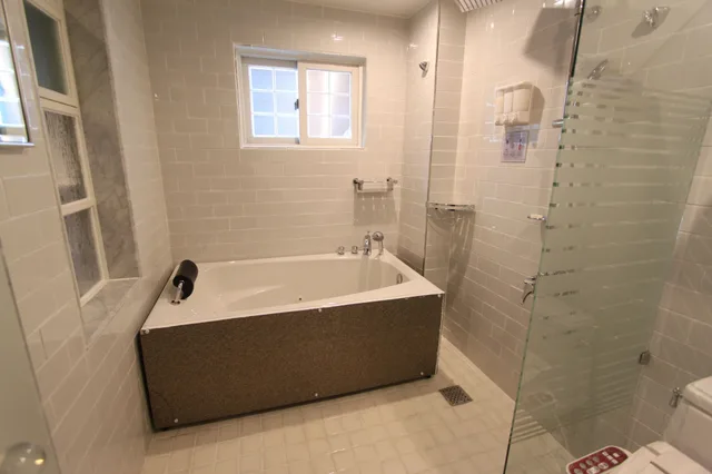 Royal, Pool, Suite, Villa, 2 Double Beds، February Hotel Hwanggeum 8/10