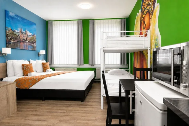 غرفة اقتصادية بسرير كوين وسرير بطابقين، Amsterdam Teleport Hotel 2/3
