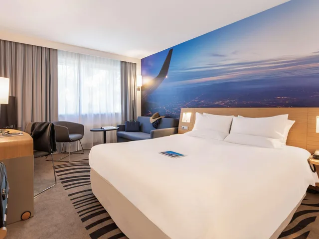 غرفة كلاسيكية بسرير مزدوج مع أريكة، NOVOTEL MASSY PALAISEAU 7/9
