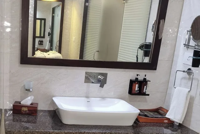 جناح بريميوم بسرير كينج، HOTEL LABH GARH PALACE 5/7