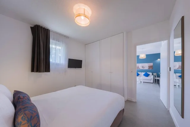 1 Bedroom, Apartment, Queen Bed, Sofa, Comfort Aparthotel Cannes Mandelieu 3/10