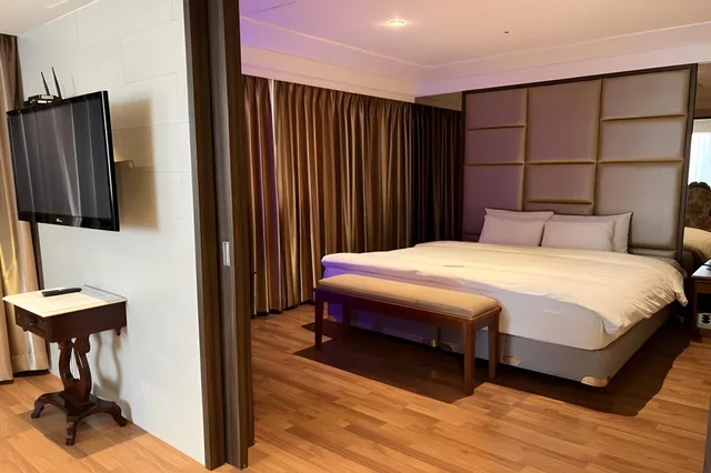 Suite, Hotel International 1/1
