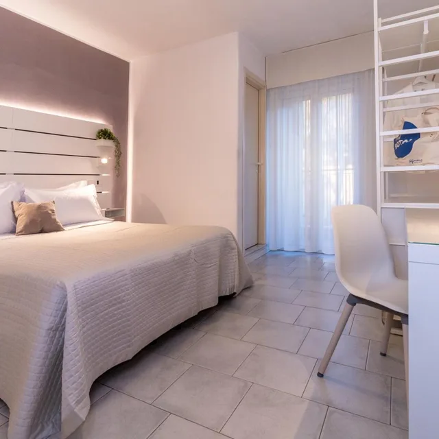غرفة قياسية بسرير مزدوج، Hotel Alfonsina 4/8
