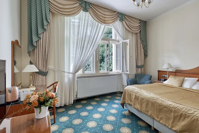 3 Bedrooms, Family, Apartment, 1 Double and 2 Queen Beds، Hotel Romance Puskin 1/4