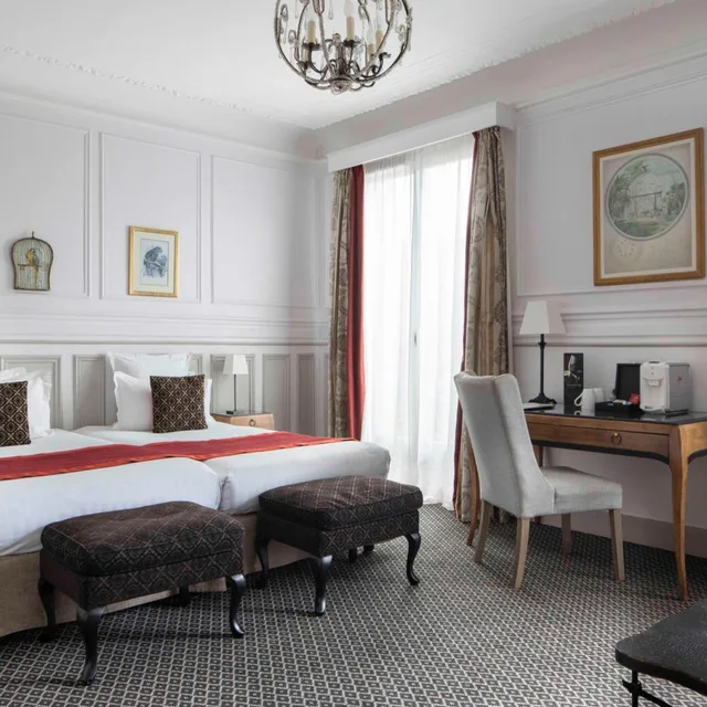 غرفة بريفيليج بسرير مزدوج بشرفة، Bradford Elysees Astotel 1/7
