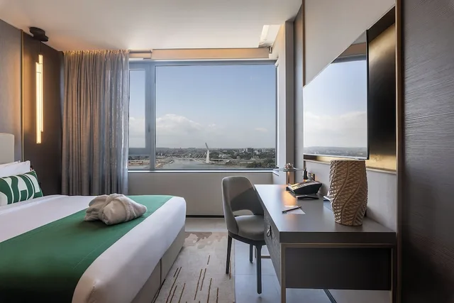 Presidential, Suite, 2 King Beds, Lagoon View، Noom Hotel Abidjan 5/6