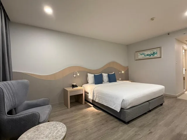 غرفة بريميير ديلوكس بسرير مزدوج، Empress Pattaya Hotel 3/7