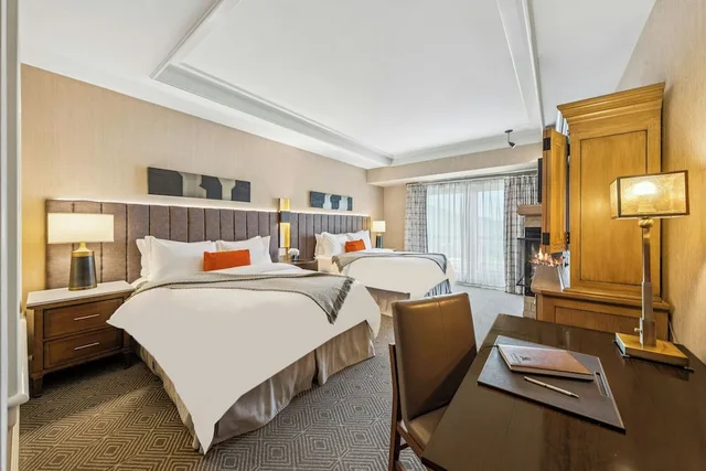 Family Suite, 2 Queen Beds, Valley View, Sofa، The St. Regis Deer Valley 6/10