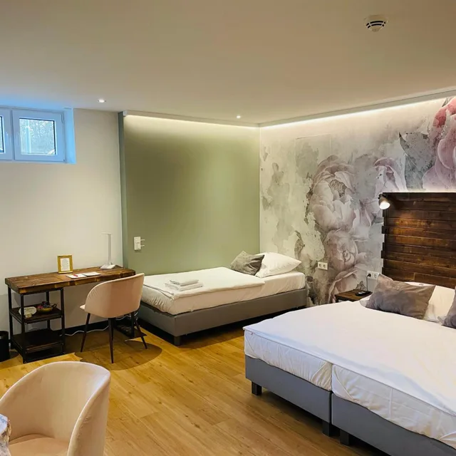 غرفة رباعية، Hotel Wiesengrund 1/4