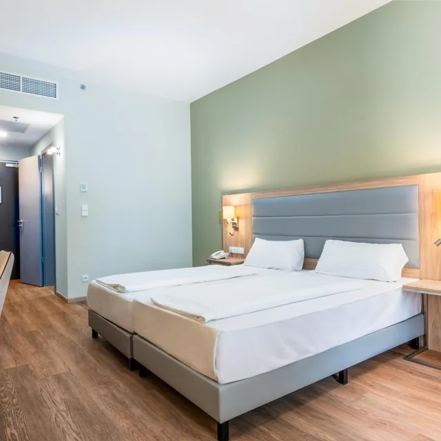 Deluxe, Double or Twin Bed, Akeah Verdi Budapest 1/10