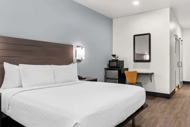 غرفة بسرير كوين بحوض استحمام لذوي الإعاقة، SureStay by Best Western Livingston Merced County 3/5